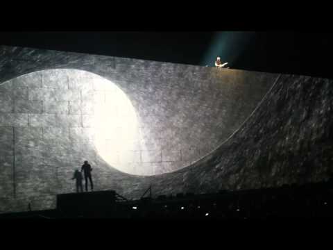 Profilový obrázek - Comfortably Numb - Roger Waters and David Gilmour reunited on stage at London O2 Arena 12 May 2011