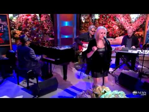 Profilový obrázek - Cyndi Lauper performs Blue Christmas on GMA!