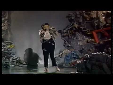 Profilový obrázek - Cyndi Lauper - When You Were Mine (Official Live Video)