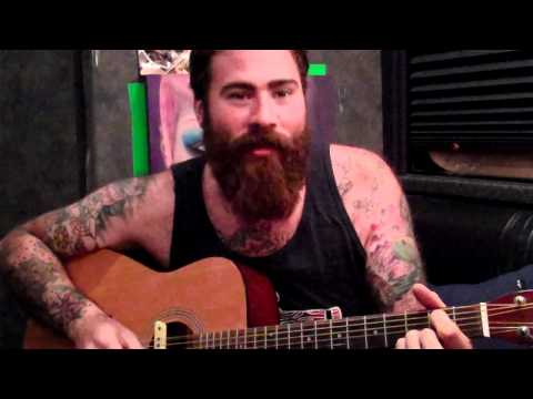 Profilový obrázek - Dan from Four Year Strong covering Flo-Rida "Low" on Acoustic