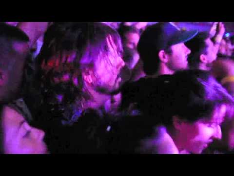 Profilový obrázek - Dave Grohl on the floor at Soundgarden!! 7-22-11 LA