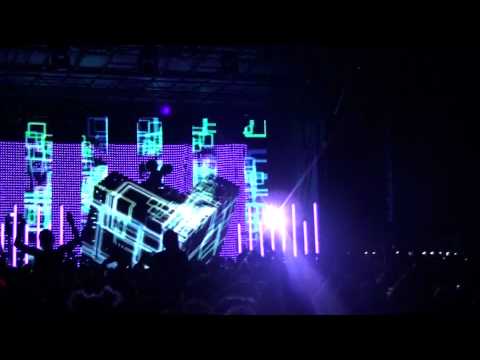 Profilový obrázek - Deadmau5-Moar/Ghost & Stuff Feat.Rob Swire( 2010 live Salt lake city)