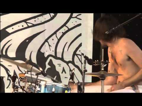 Profilový obrázek - Death From Above 1979 - You're A Woman, I'm A Machine/PullOut/We Don't Sleep [Live @ Coachella 2011]