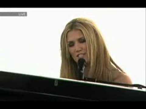 Profilový obrázek - Delta Goodrem - In This Life (live on Close Up NZ)