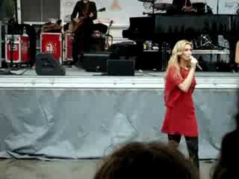 Profilový obrázek - Delta Goodrem - Live in Central Park, NYC