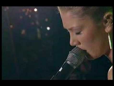 Profilový obrázek - Delta Goodrem - Not Me, Not I (Live @ Channel V)