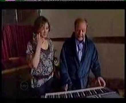 Profilový obrázek - Delta Goodrem: Rove live June 2005 Part 1