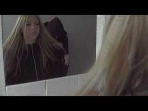 Profilový obrázek - DivinE - Cry (first music video)