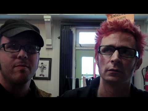 Profilový obrázek - DJ Rossstar interviews Green Day's Mike Dirnt @ Dr. Strange Records on 2-26-11