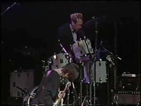 Profilový obrázek - Durutti Column - Day Is Over and Red Shoes (live 1988)