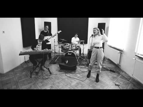 Profilový obrázek - ELIŠKA RUSKOVÁ & BAND - "I Dont Wanna Be You Anymore" (live/rehearsal)