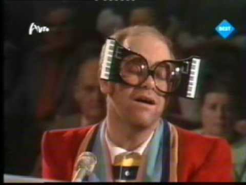 Profilový obrázek - Elton John met Sorry Seems To Be The Hardest Word