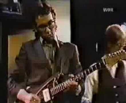 Profilový obrázek - Elvis Costello - I Don't Want To Go To Chelsea ( Live )