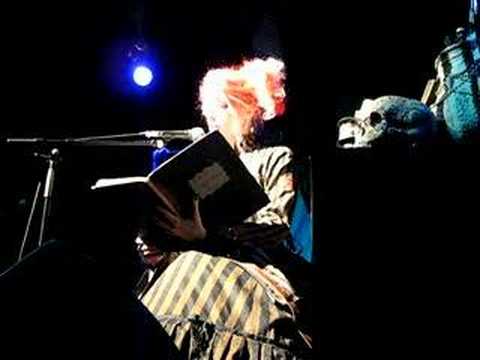 Profilový obrázek - Emilie Autumn Reads "The Asylum" (Part1)