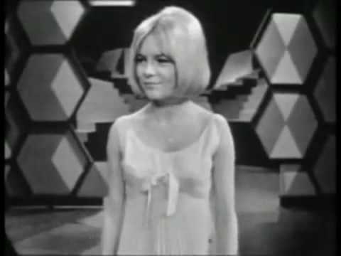 Profilový obrázek - Eurovision Song Contest 1965 Winner - Luxembourg - France Gall - Poupée de cire, poupée de son