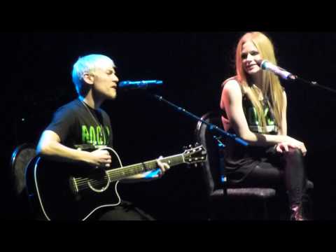 Profilový obrázek - Evan Taubenfeld & Avril Lavigne in #Winnipeg -- Best Years of Our Lives -- MTS Center 2011 Live