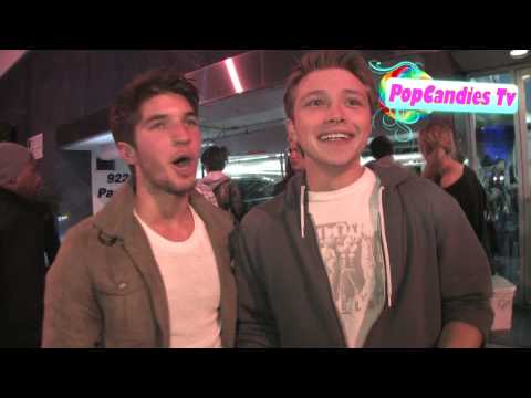 Profilový obrázek - Exclusive! Sterling Knight on Kobe, LeBron, & The Lakers @ Trousdale in West Hollywood!