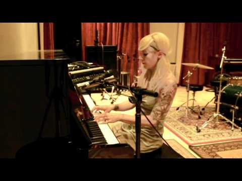 Profilový obrázek - FALL FROM A STAR - (ORIGINAL) Sarah Blackwood