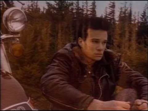 Profilový obrázek - Falling feat. Julee Cruise (from "Soundtrack of Twin Peaks") - Music Video