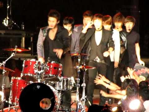 Profilový obrázek - [Fancam] Super Junior - Don't Don feat. TRAX & Changmin (10.09.04 SM Town Live '10 in LA)