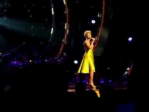 Profilový obrázek - Fashion Rocks 5 - Beyonce sings "At Last"