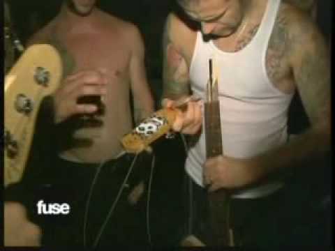Profilový obrázek - Fat Mike hit Eric Melvin in the face with his bass