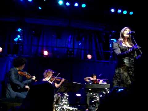 Profilový obrázek - Floor Jansen & Red Limo String Quartet - Dreamflight (Live At P60 Amstelveen, 27.12.2009)