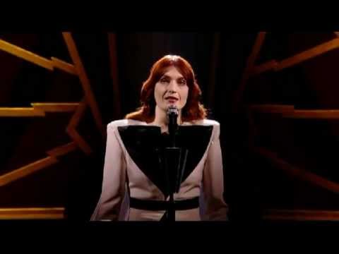 Profilový obrázek - Florence And The Machine perform Shake It Out on the X Factor Live Results Show Week 5