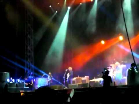 Profilový obrázek - Frequency Festival: Foo Fighters dedicate the song "These days" to Pukkelpop.