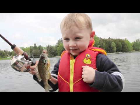 Profilový obrázek - Funny Boy Fishing - Catches His First FISH!