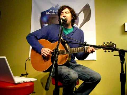 Profilový obrázek - Gary Lightbody - "Reading Heaney To Me"