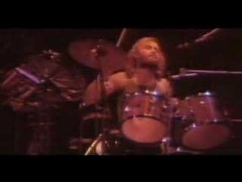 Profilový obrázek - Genesis - Fly On A Windshield (Live)