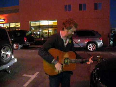 Profilový obrázek - Glen Hansard - Say It To Me Now (Live outside of Fingerprints Records in Long Beach, Ca 10.20.2009)
