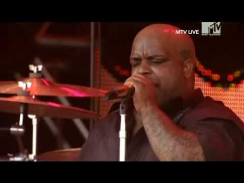 Profilový obrázek - Gnarls Barkley - A Little Better (Live Roskilde 2008)