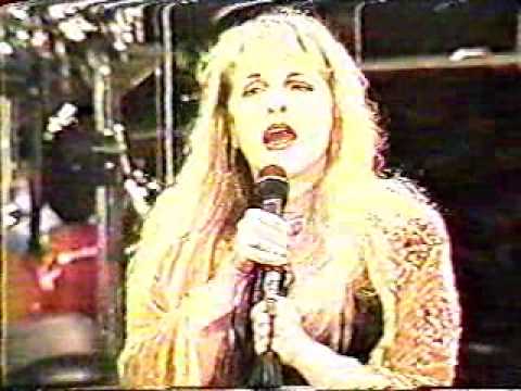 Profilový obrázek - Gold Dust Woman - Woodstock 1998