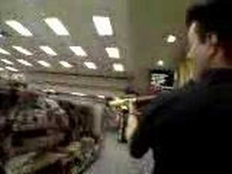 Profilový obrázek - Green Day In A Shop - Idiot Club.