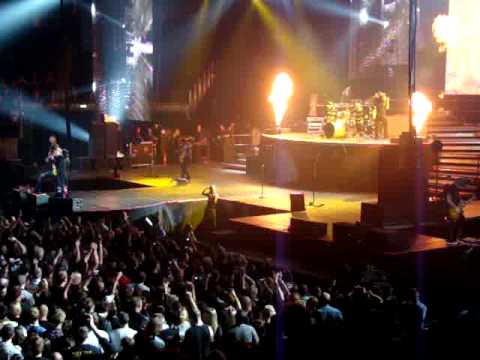 Profilový obrázek - Guns N' Roses w/ Duff McKagan You Could Be Mine O2 Arena 14/10/10