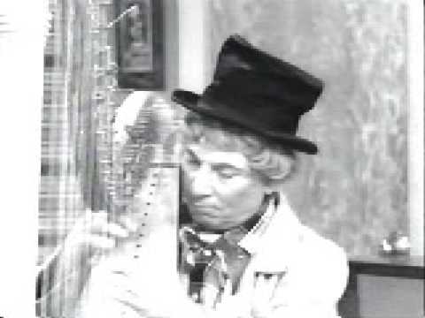Profilový obrázek - Harpo plays "Take me out to the ball game" on I love Lucy