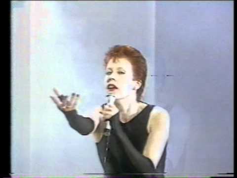 Profilový obrázek - Hazel O'Connor - Decadent Days (1981 music video)