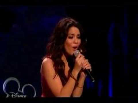Profilový obrázek - High School Musical The Concert - When There Was Me & You