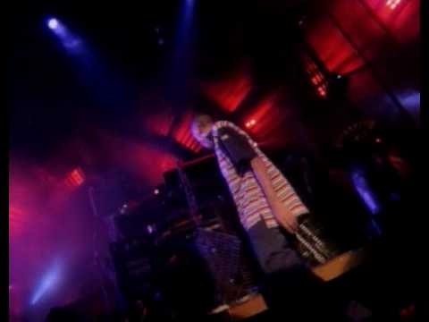 Profilový obrázek - [HQ] The Prodigy_-_Funky Shit.Live At Brixton Academy.London (20.12.1997)