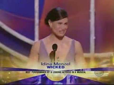 Profilový obrázek - Idina Menzel - Acceptance Speech Tony Awards 2004