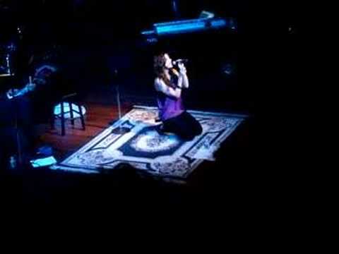 Profilový obrázek - Idina Menzel Concert-Defying Gravity Live