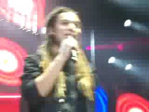 Profilový obrázek - Jason Castro blew me a kiss!  AHHHH!!!!