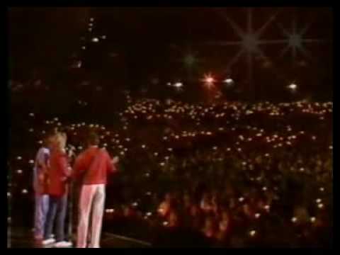 Profilový obrázek - John Farnham - Silent Night with Graeham and Beeb