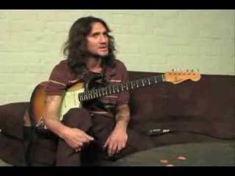 Profilový obrázek - John Frusciante teaching different styles and soloing