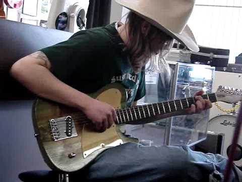 Profilový obrázek - John Rumley Custom Western Baritone Guitar Demo
