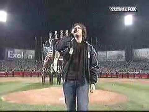 Profilový obrázek - Josh Groban sings national anthem