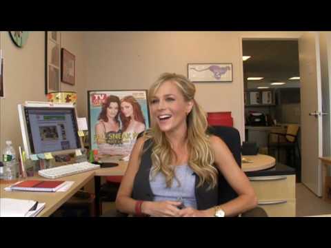 Profilový obrázek - Julie Benz From Dexter Dishes With TV Guide Magazine!