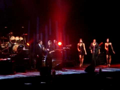 Profilový obrázek - Julio Iglesias sings with Julio Jr. Concert AMERICAN AIRLINES ARENA (Feb 14, 2009)